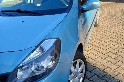 Renault Clio 198.000 km 2.100 &euro; Neuenstadt am Kocher 74196