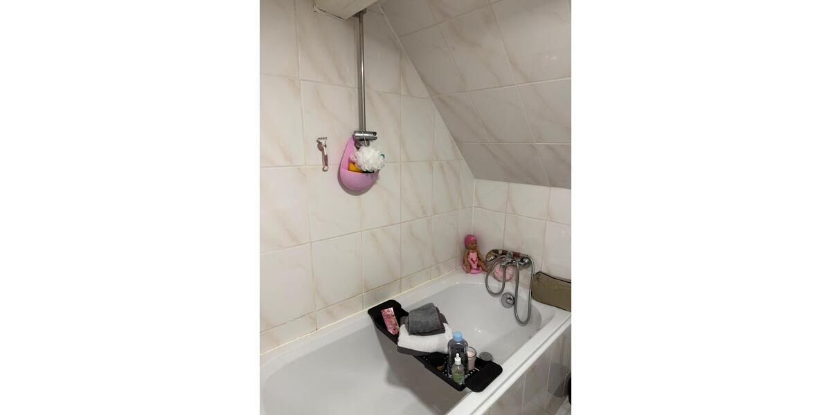 Dachgeschoßwohnung Ludwigsburg - 3 Zimmer, 75 m&sup2;, 900&euro; | Angebot:24756260