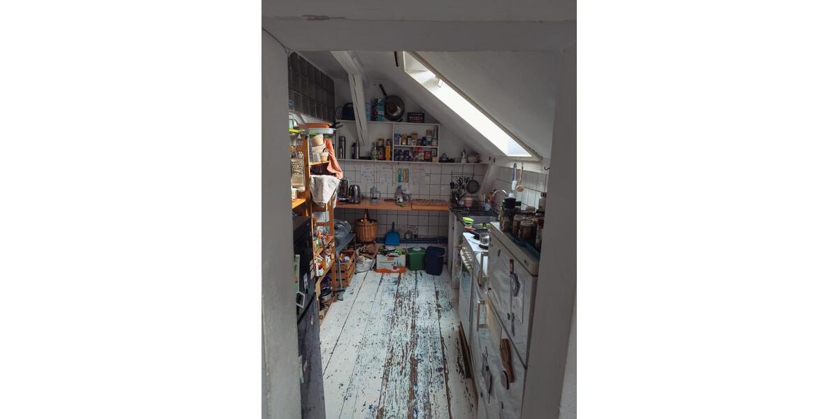 Dachgeschoßwohnung Ludwigsburg - 5 Zimmer, 144 m&sup2;, 470&euro; | Angebot:27625118