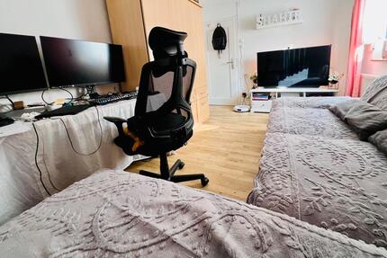 Möbliert 2 Zimmer DG Whg Warmmiete + Strom = 775 Euro(alles ink.) zimmer