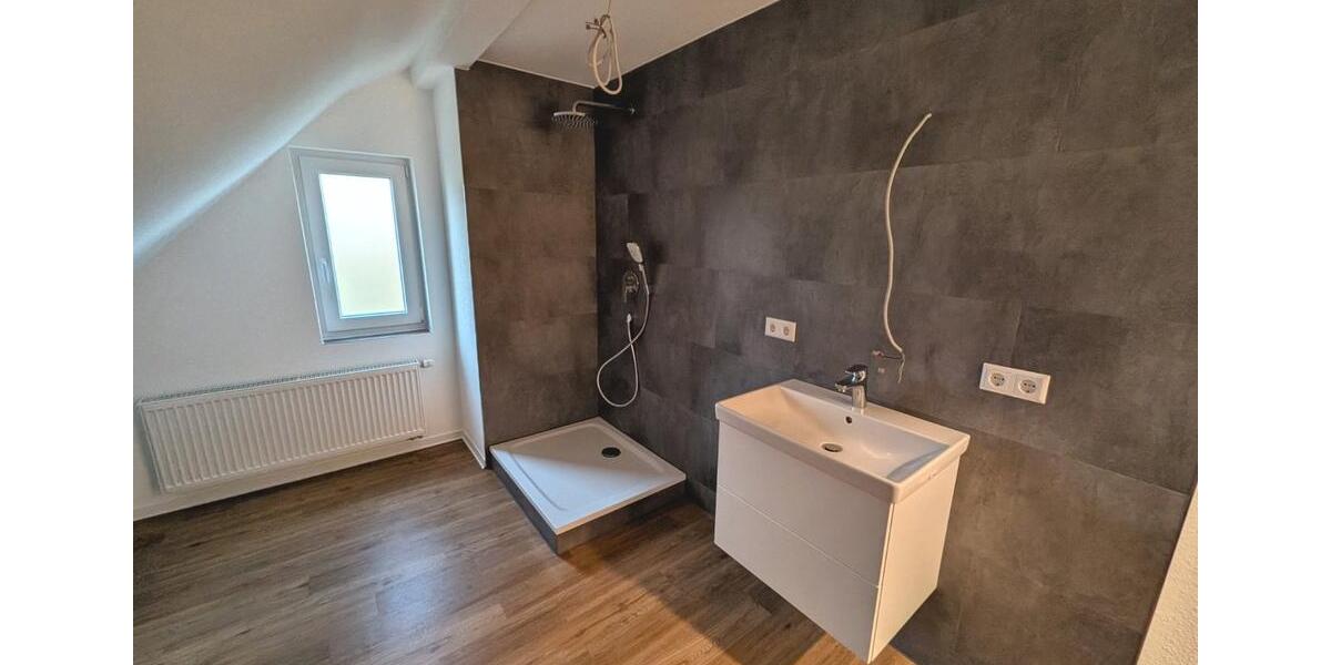 Dachgeschoßwohnung Ludwigsburg - 4 Zimmer, 97 m&sup2;, 1.315&euro; | Angebot:27608091