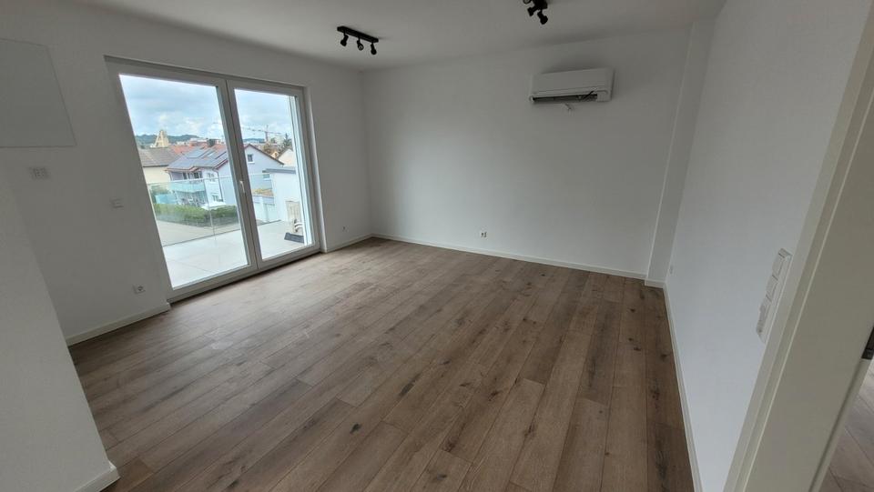 Einfamilienhaus Bad Friedrichshall - 2 Zimmer, 76 m&sup2;, 1.150&euro; | Angebot:27620152