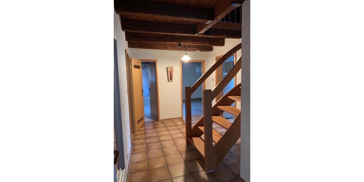 Dachgeschoßwohnung Ludwigsburg Hoheneck - 2.5 Zimmer, 70 m&sup2;, 225.000&euro; | Angebot:26844883
