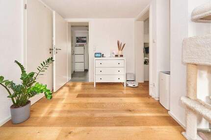 Altbau trifft Modern: Komplett sanierte 2-Zimmer-Wohnung mit Terrasse zum Verkauf. -frei ab sofort- 2 zimmer