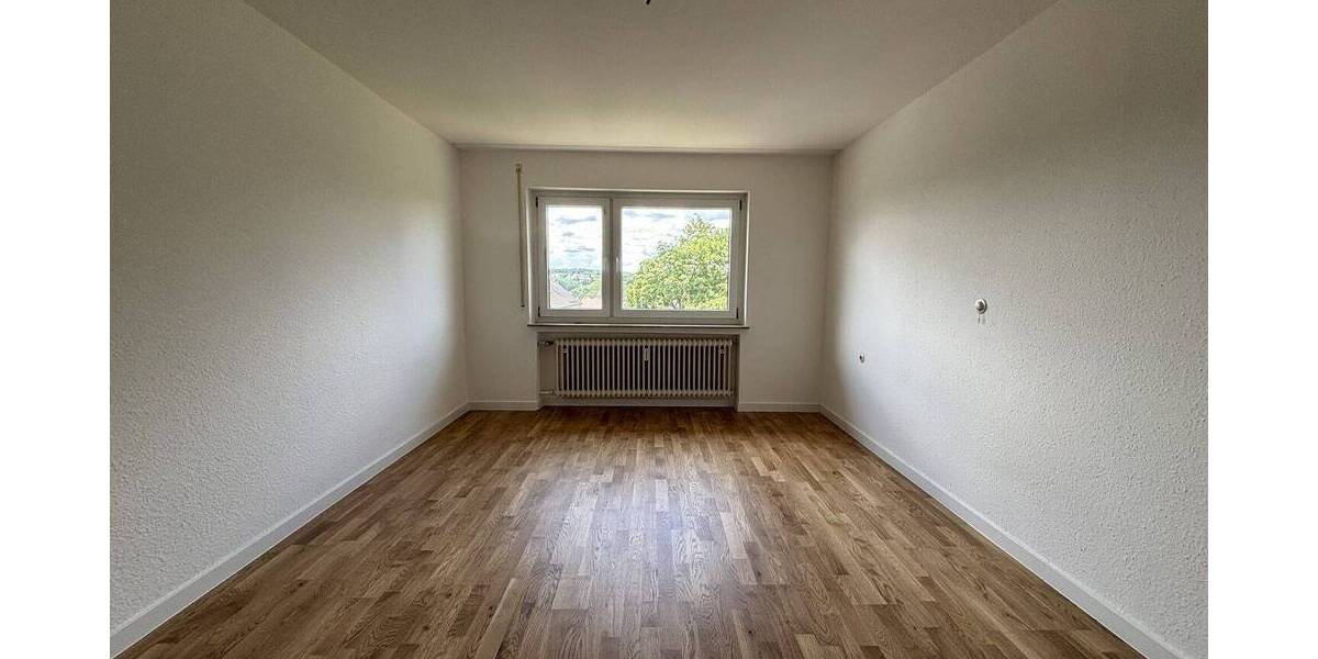 Etagenwohnung Ludwigsburg Neckarweihingen - 4 Zimmer, 135 m&sup2;, 1.850&euro; | Angebot:26917534