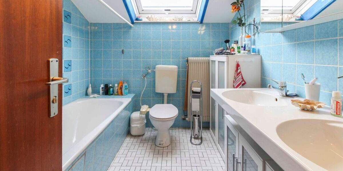 Perfektes Zuhause für Familien: Großzügiges Haus mit Balkon, Terrasse, Garten und zwei Garagen 4 zimmer