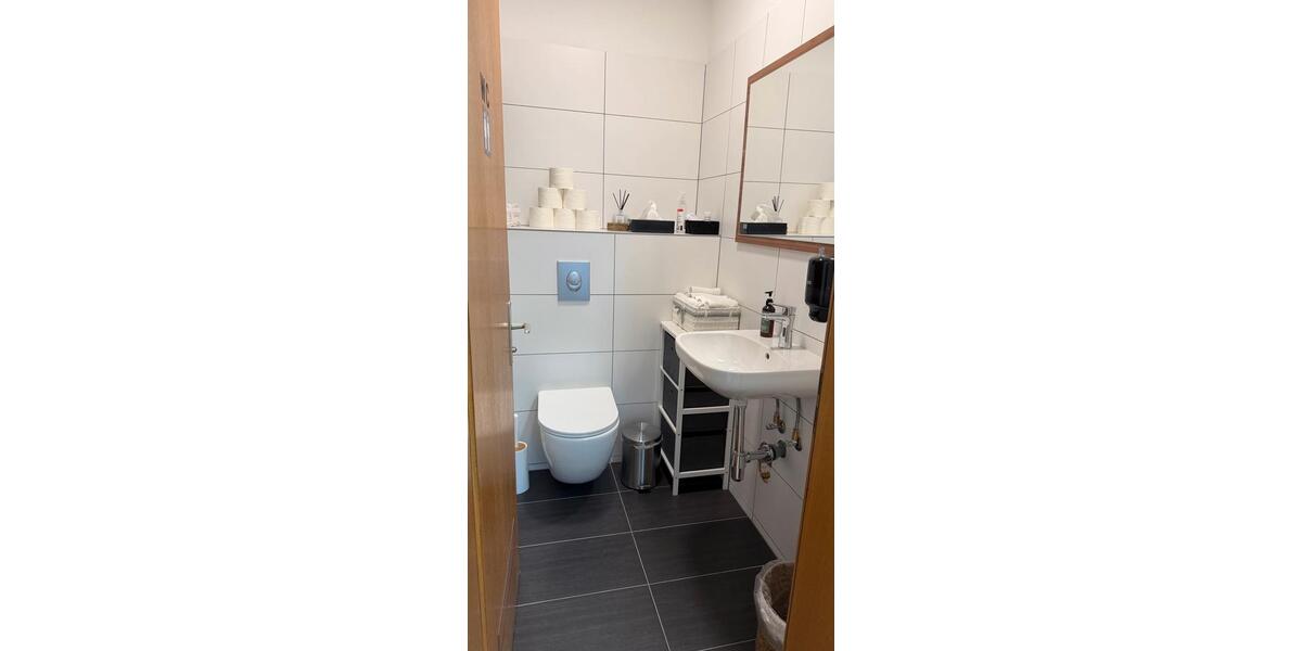 Platz in einem Schönheitssalon zu vermieten. Pfedelbach zimmer