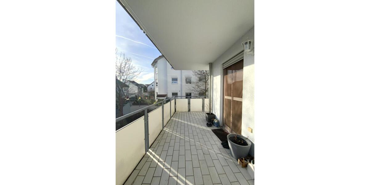 Lichtdurchflutete 3-Zimmerwohnung mit EBK und Süd-West Balkon in Freiberg am Neckar 3 zimmer