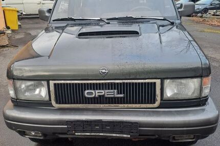 Opel Monterey
