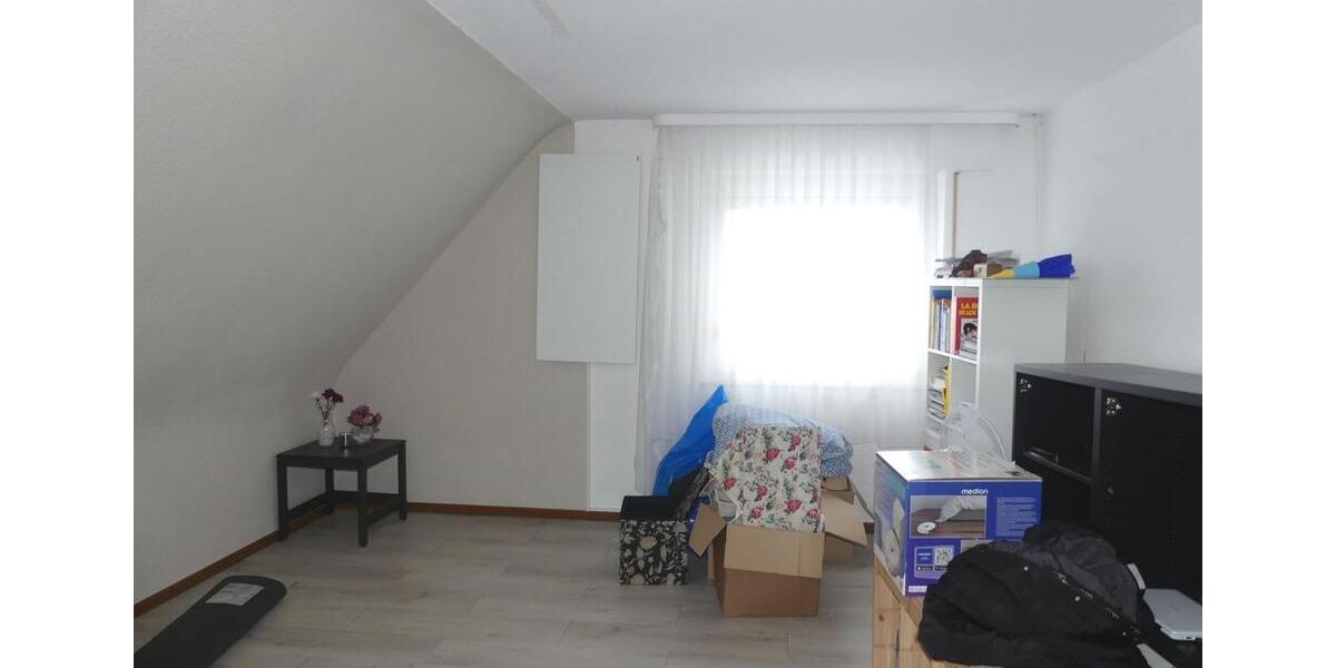 Dachgeschoßwohnung Freiberg am Neckar - 3 Zimmer, 76 m&sup2;, 760&euro; | Angebot:24751962