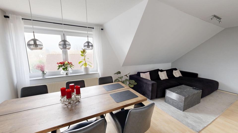 Helle 4-Zimmer Dachgeschosswohnung in ruhiger Lage mit Balkon 4 zimmer