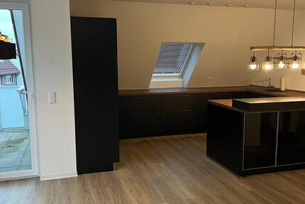 Helle 4-Zimmerwohnung mit Balkon und Einbauküche zimmer