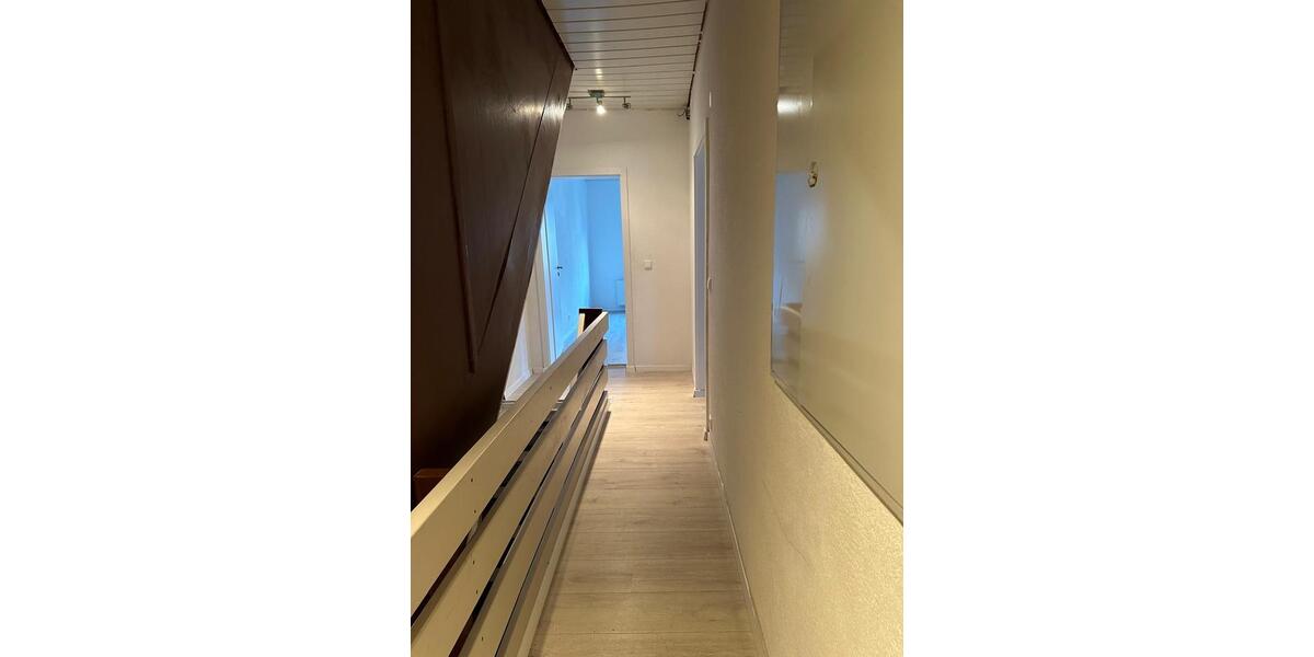 Etagenwohnung Oedheim - 5 Zimmer, 140 m&sup2;, 1.460&euro; | Angebot:27557894
