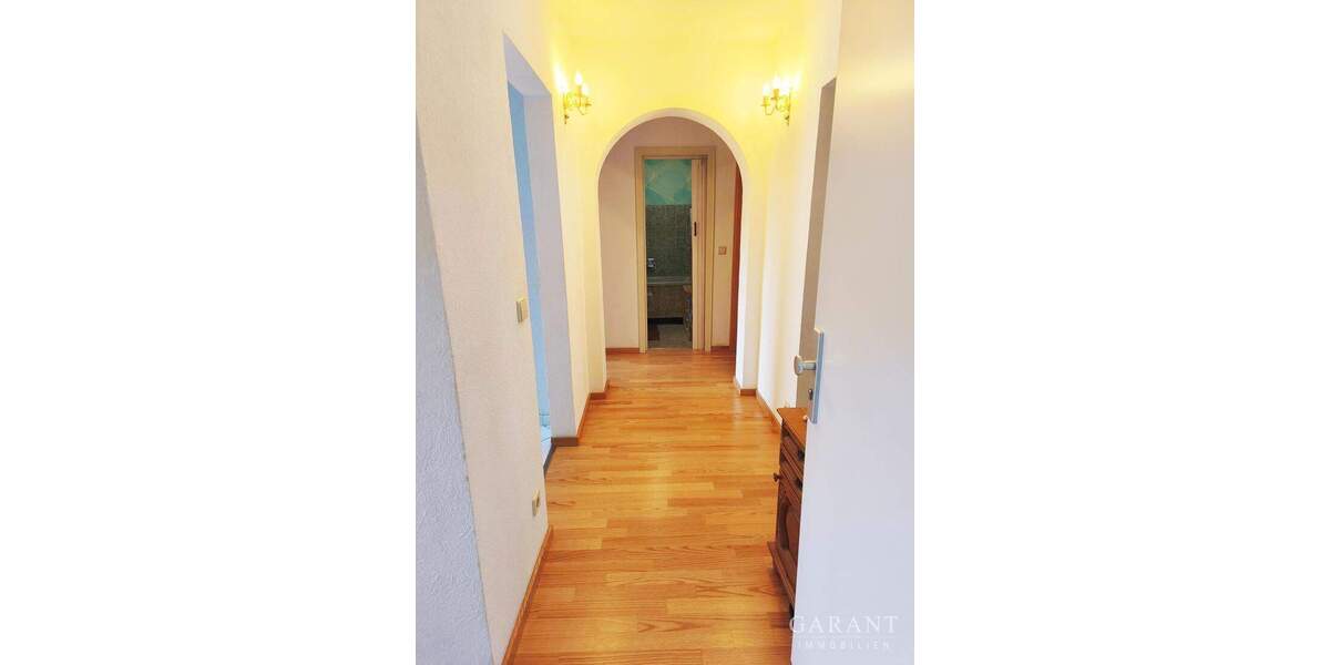 Erdgeschoss-Wohnung mit eigenem Garten und zusätzlichem Raum zur individuellen Nutzung 3 zimmer