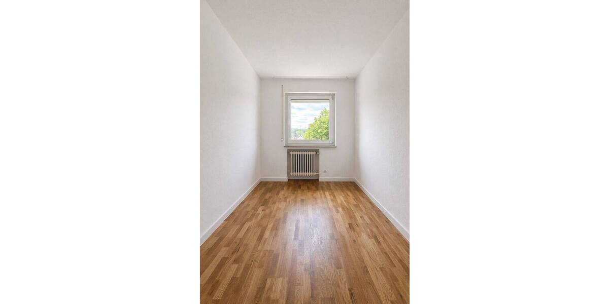 Etagenwohnung Ludwigsburg Neckarweihingen - 4 Zimmer, 135 m&sup2;, 1.850&euro; | Angebot:26917534