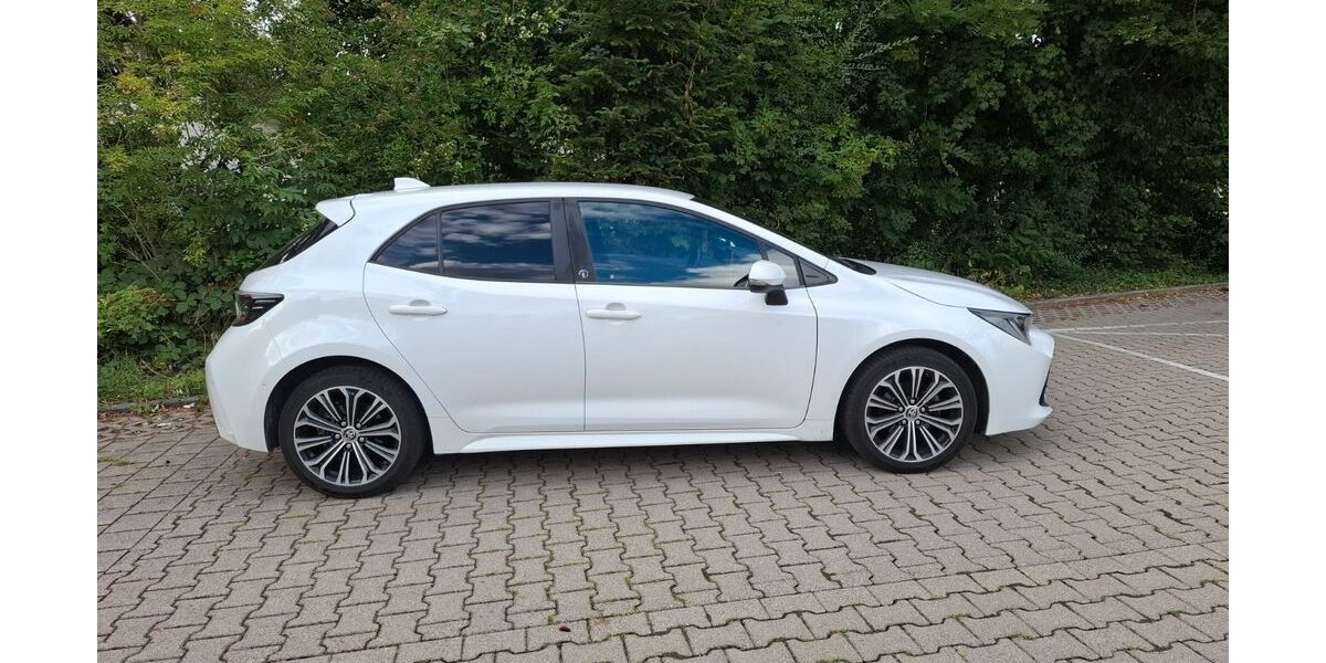 Toyota Corolla 83.000 km 17.850 &euro; Neudenau 74861