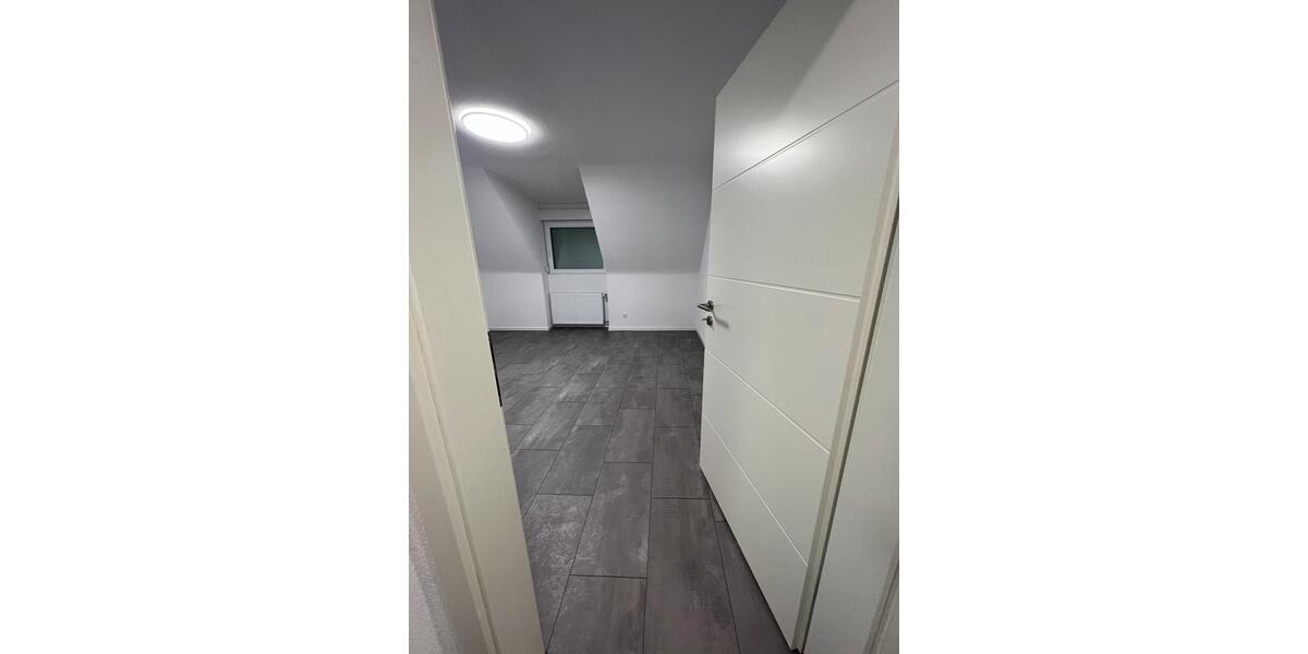 Dachgeschoßwohnung Sachsenheim - 4 Zimmer, 90 m&sup2;, 289.000&euro; | Angebot:24448639