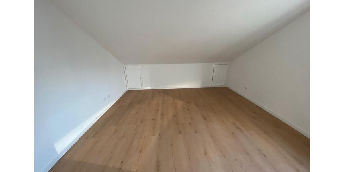 Dachgeschoßwohnung Heilbronn Horkheim - 3 Zimmer, 100 m&sup2;, 1.300&euro; | Angebot:26547367