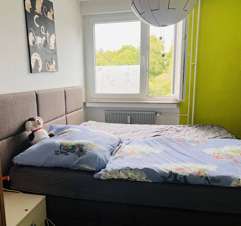 Helle 4,5 Zimmer-Wohnung mit Balkon, Aufzug und Tiefgaragenstellplatz in ruhiger Lage von Ludwigsburg
