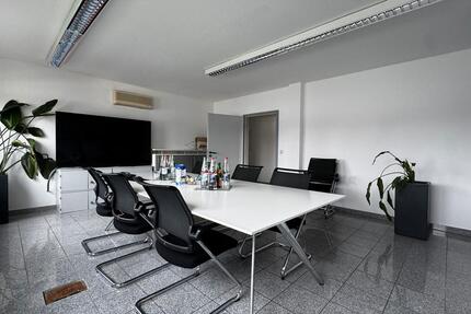 240m² Bürofläche auf einer Büroetage im modernen Bürogebäude, nähe Autobahn im Gewerbegebiet zimmer