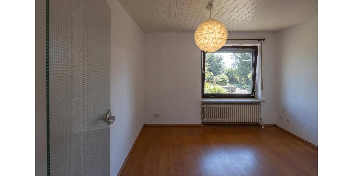 Einfamilienhaus Gundelsheim - 8 Zimmer, 260 m&sup2;, 585.000&euro; | Angebot:26916788