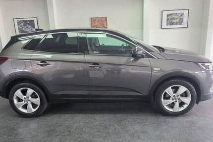 Opel Grandland (X) 64.000 km 12.990 &euro; Asperg/Ludwigsburg bei Stuttgart 71679