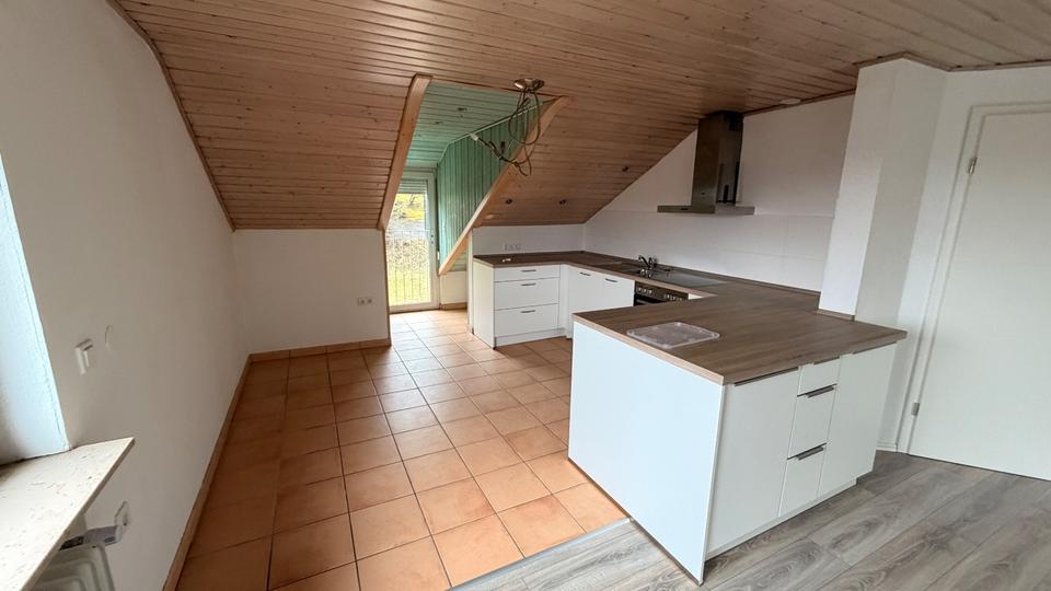 Dachgeschoßwohnung Billigheim - 4 Zimmer, 78 m&sup2;, 850&euro; | Angebot:25160996