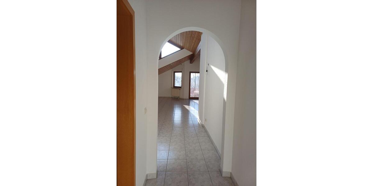 Dachgeschoßwohnung Brackenheim - 3.5 Zimmer, 102 m&sup2;, 320.000&euro; | Angebot:24373829