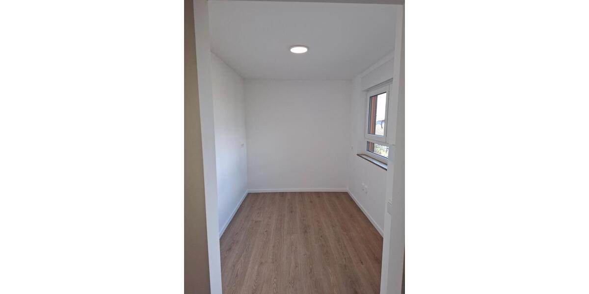 Etagenwohnung Ludwigsburg Oßweil - 4.5 Zimmer, 105 m&sup2;, 1.620&euro; | Angebot:26003053