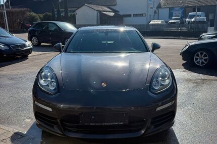Porsche Panamera 189.875 km 26.500 &euro; Asperg 71679