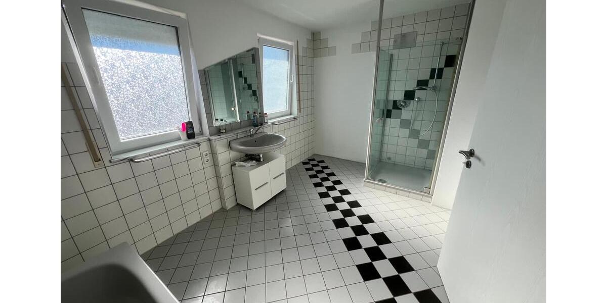 Reihenhaus Heilbronn Frankenbach - 6 Zimmer, 170 m&sup2;, 2.500&euro; | Angebot:25425049