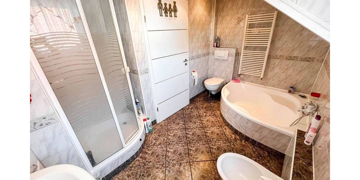 Einfamilienhaus Pfedelbach - 7 Zimmer, 180 m&sup2;, 619.000&euro; | Angebot:26752466