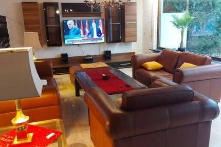 Haus Leingarten Großgartach - 8 Zimmer, 250 m&sup2;, 4.000&euro; | Angebot:25361394