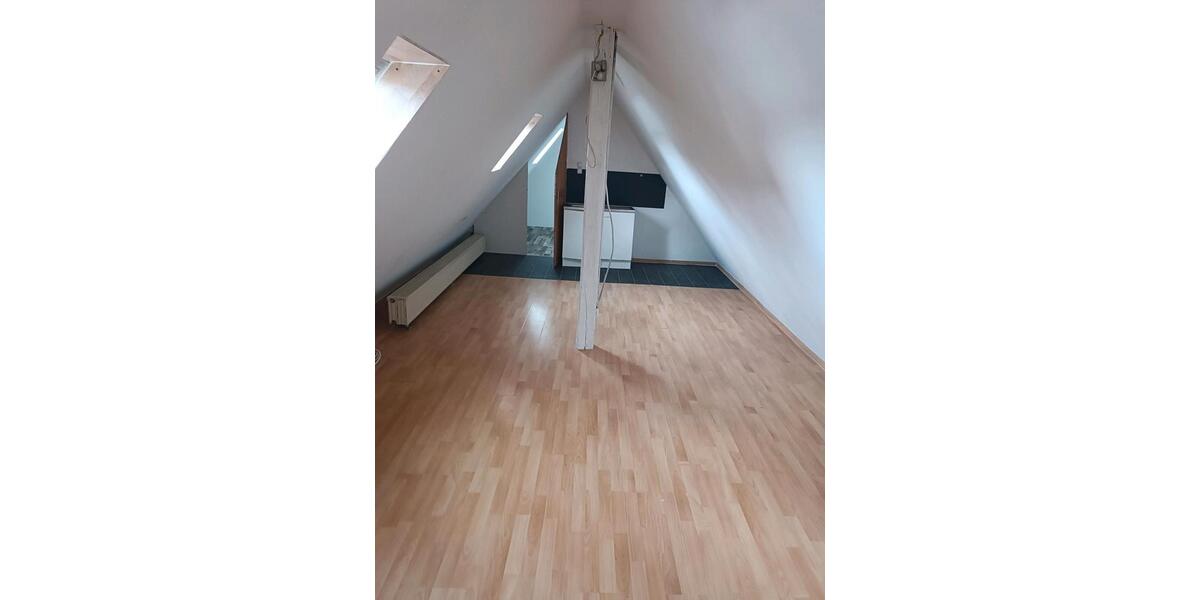Maisonettenwohnung Flein - 6 Zimmer, 200 m&sup2;, 450&euro; | Angebot:26648277