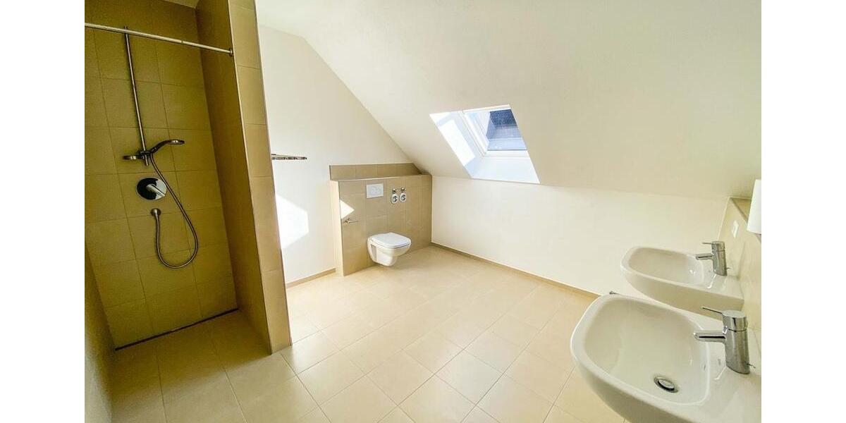 Dachgeschoßwohnung Vaihingen an der Enz - 3.5 Zimmer, 77 m&sup2;, 1.090&euro; | Angebot:26232780