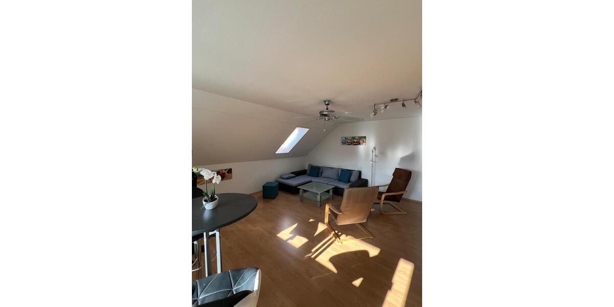 Dachgeschoßwohnung Eberstadt - 2.5 Zimmer, 75 m&sup2;, 1.200&euro; | Angebot:26326753
