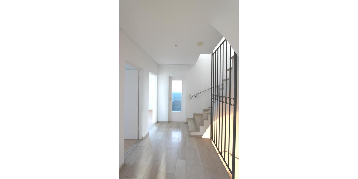 Doppelhaushälfte Heilbronn Kernstadt - 7 Zimmer, 220 m&sup2;, 2.350&euro; | Angebot:24295376