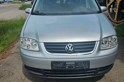 VW Touran 217.500 km 2.450 &euro; Backnang 71522