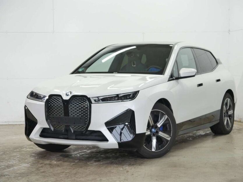 BMW iX 14.800 km 75.980 € Steinheim 71711
