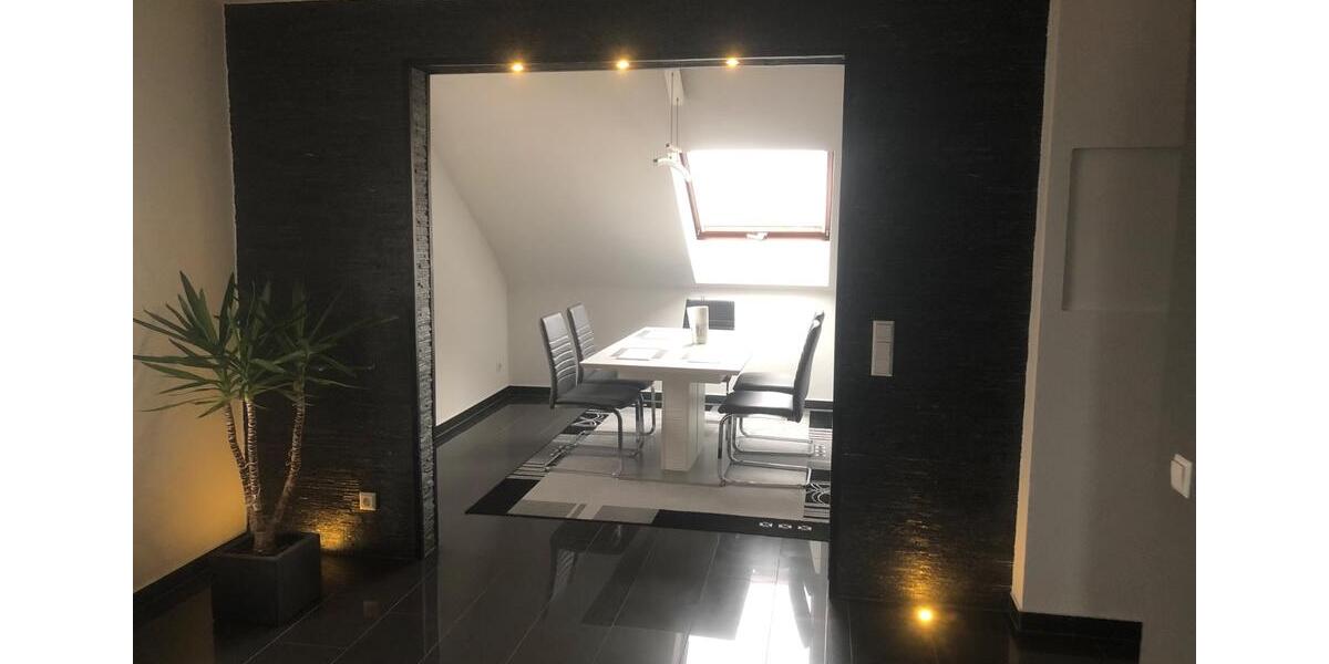 Dachgeschoßwohnung Gundelsheim - 3.5 Zimmer, 90 m&sup2;, 329.000&euro; | Angebot:27569676