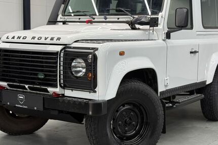 Land Rover Defender 161.150 km 29.740 &euro; Sinsheim 74889