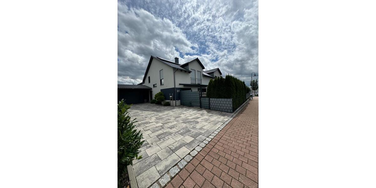 Doppelhaushälfte Brackenheim - 4.5 Zimmer, 145 m&sup2;, 740.000&euro; | Angebot:26074032