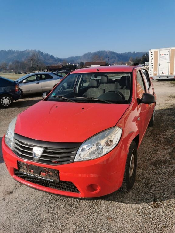 Dacia Sandero 124.000 km 1.690 € Backnang 71522