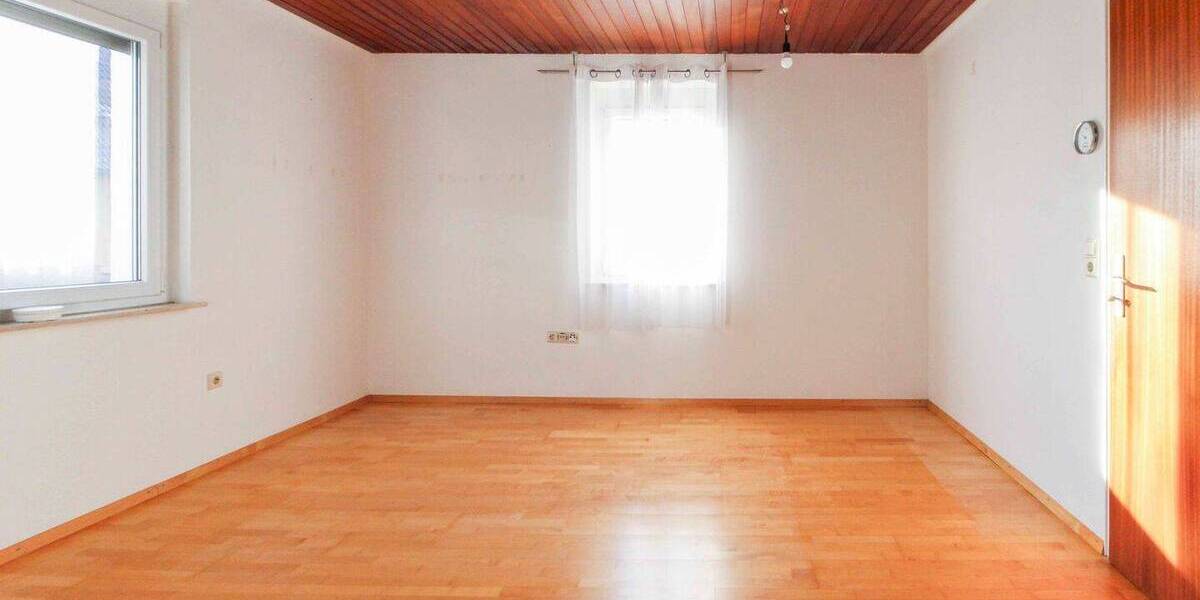 Doppelhaushälfte Erligheim - 9 Zimmer, 151 m&sup2;, 375.000&euro; | Angebot:26344706