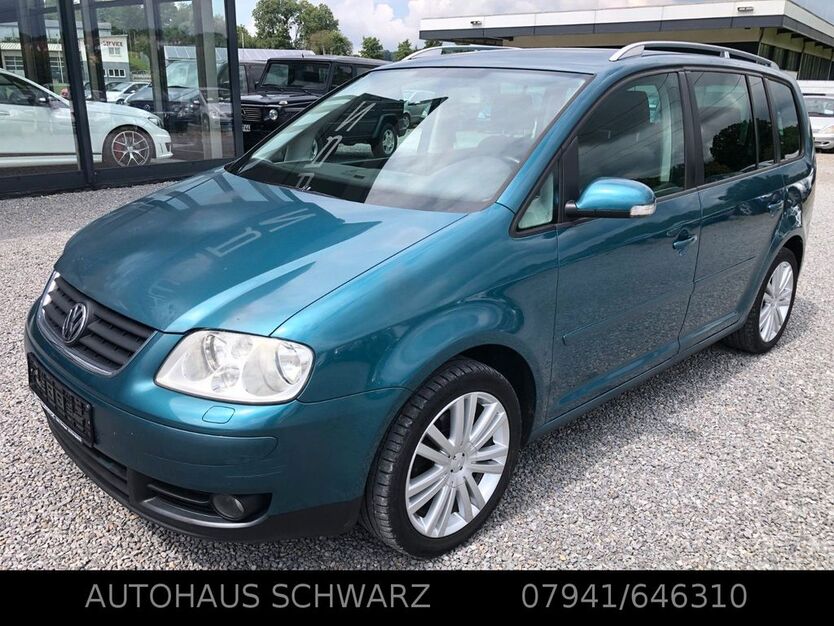 VW Touran 270.000 km 1.950 € Öhringen 74613