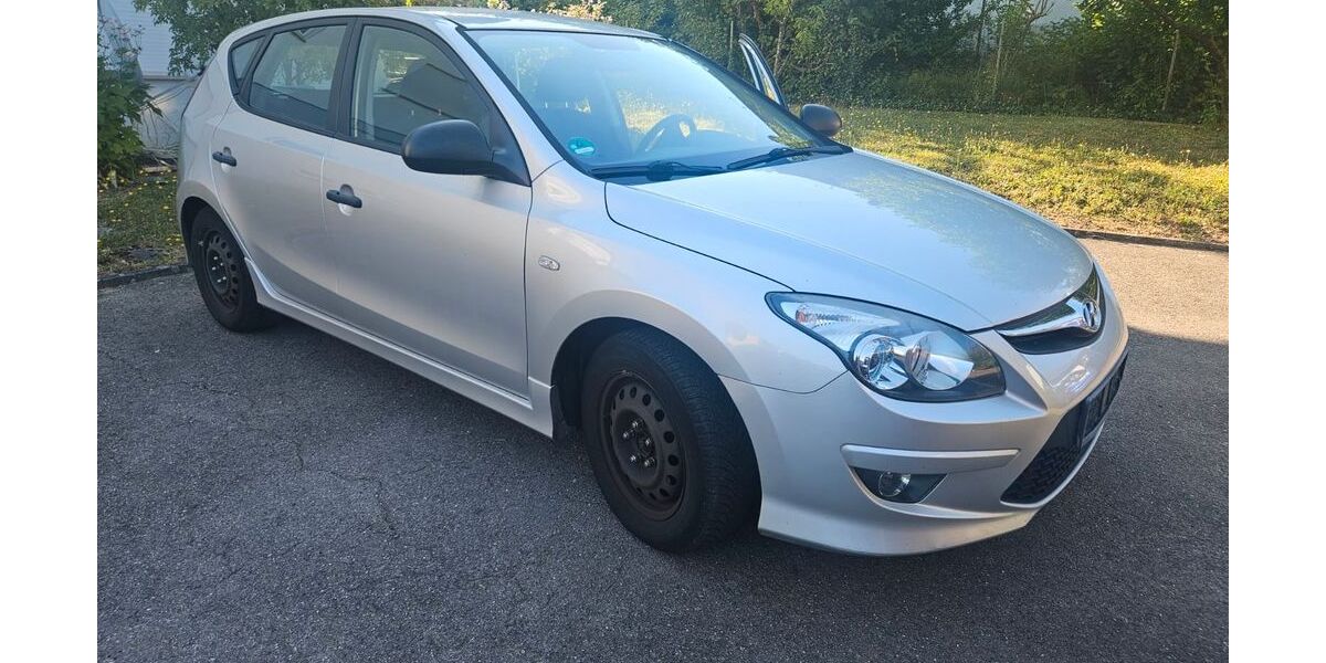 Hyundai i30 145.000 km 2.400 &euro; Marbach 71672