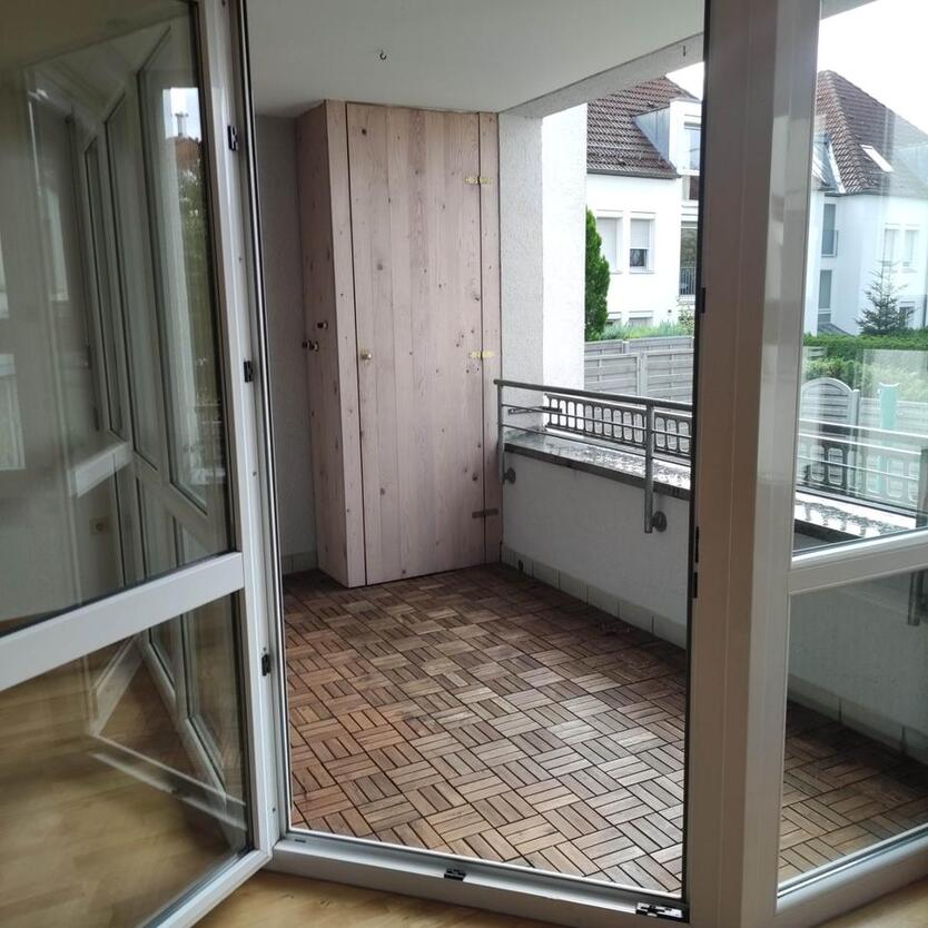 Sehr helle, freundliche 4-Raum-Wohnung mit EBK und Balkon in HN zimmer