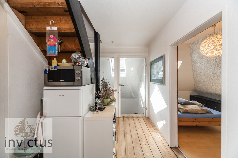 Dreifamilienhaus mit großem Garten, Terrasse u. Loggia! Wohnen und Vermieten unter einem Dach. 8 zimmer