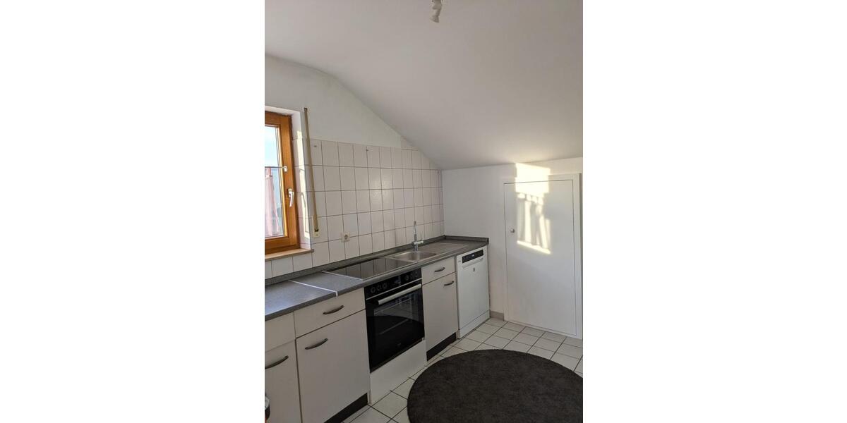 Helle 2-Zimmer DG Wohung 2 zimmer