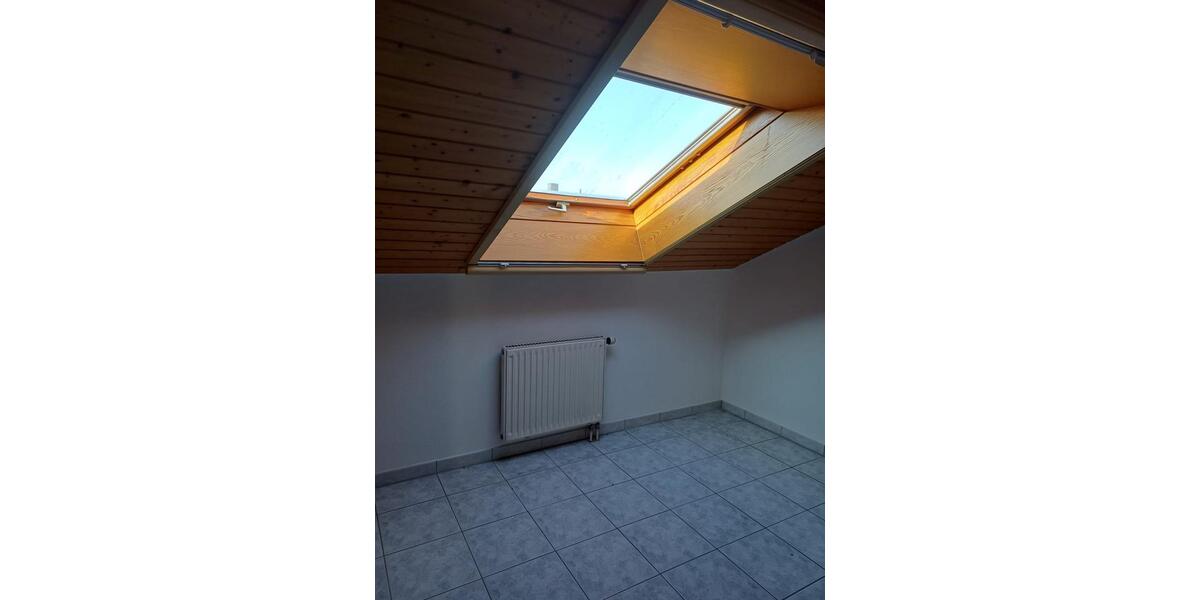 Dachgeschoßwohnung Brackenheim - 3.5 Zimmer, 102 m&sup2;, 320.000&euro; | Angebot:24373829